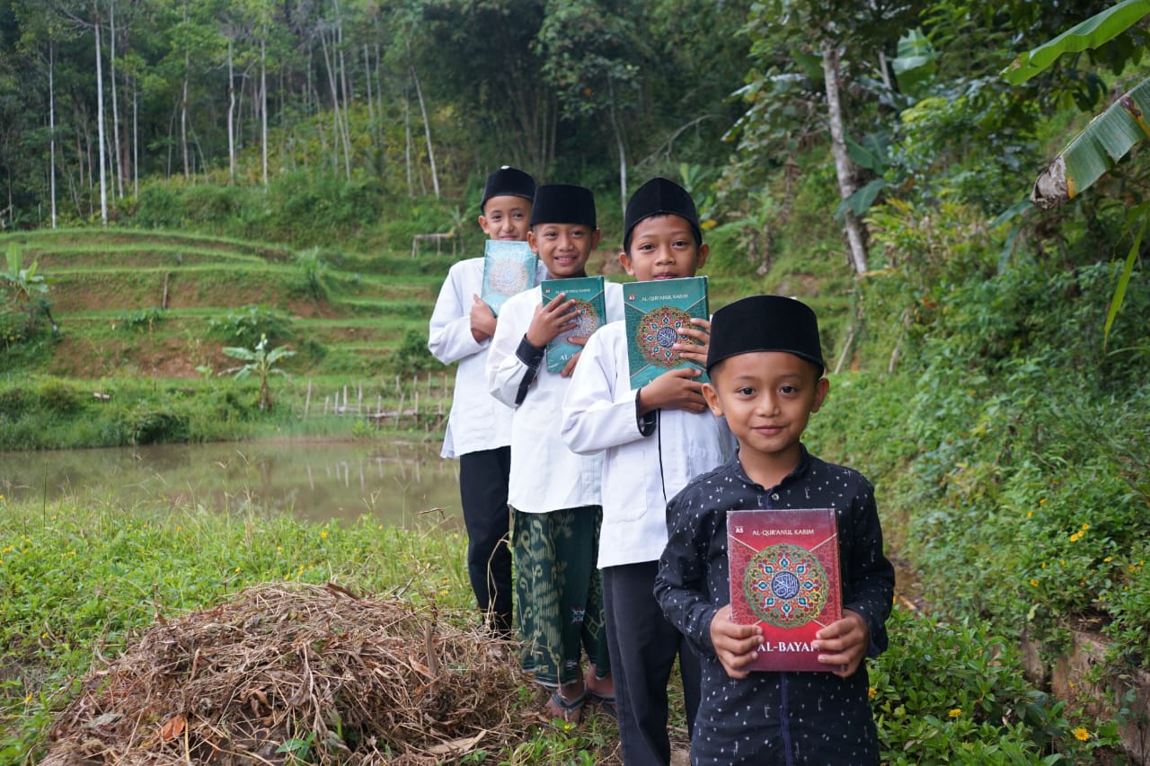 Wakaf 1 Juta Al Qur'an Untuk Indonesia